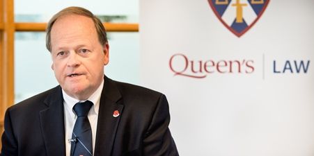 Justice Thomas Cromwell, Law’76, LLD’10, responds to questions during his Queen’s Law Reports interview in the Macdonald Hall faculty lounge on November 2. (Photo by Andrew Van Overbeke)