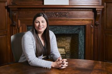 First Nations champion Jaimie Lickers, Law’07, is among Lexpert’s Rising Stars, receiving an award that honours Canadian lawyers under the age of 40 who are at the top of the legal profession. 